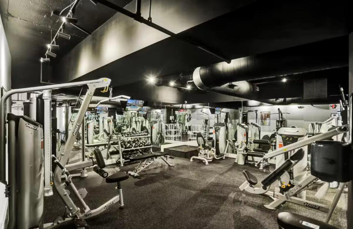 Miami Oceanfront- Pool Bar & Gym & *